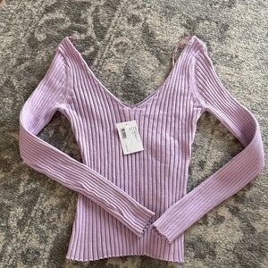 New Never Worn Lilac Ribbed V-Neck Sweater